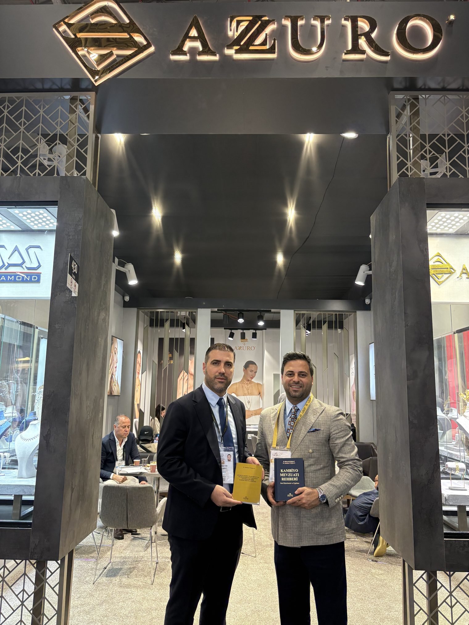 M. Abdullah Türkkan ve Hüseyin Şaşmaz, Istanbul Jewelry Show'da
