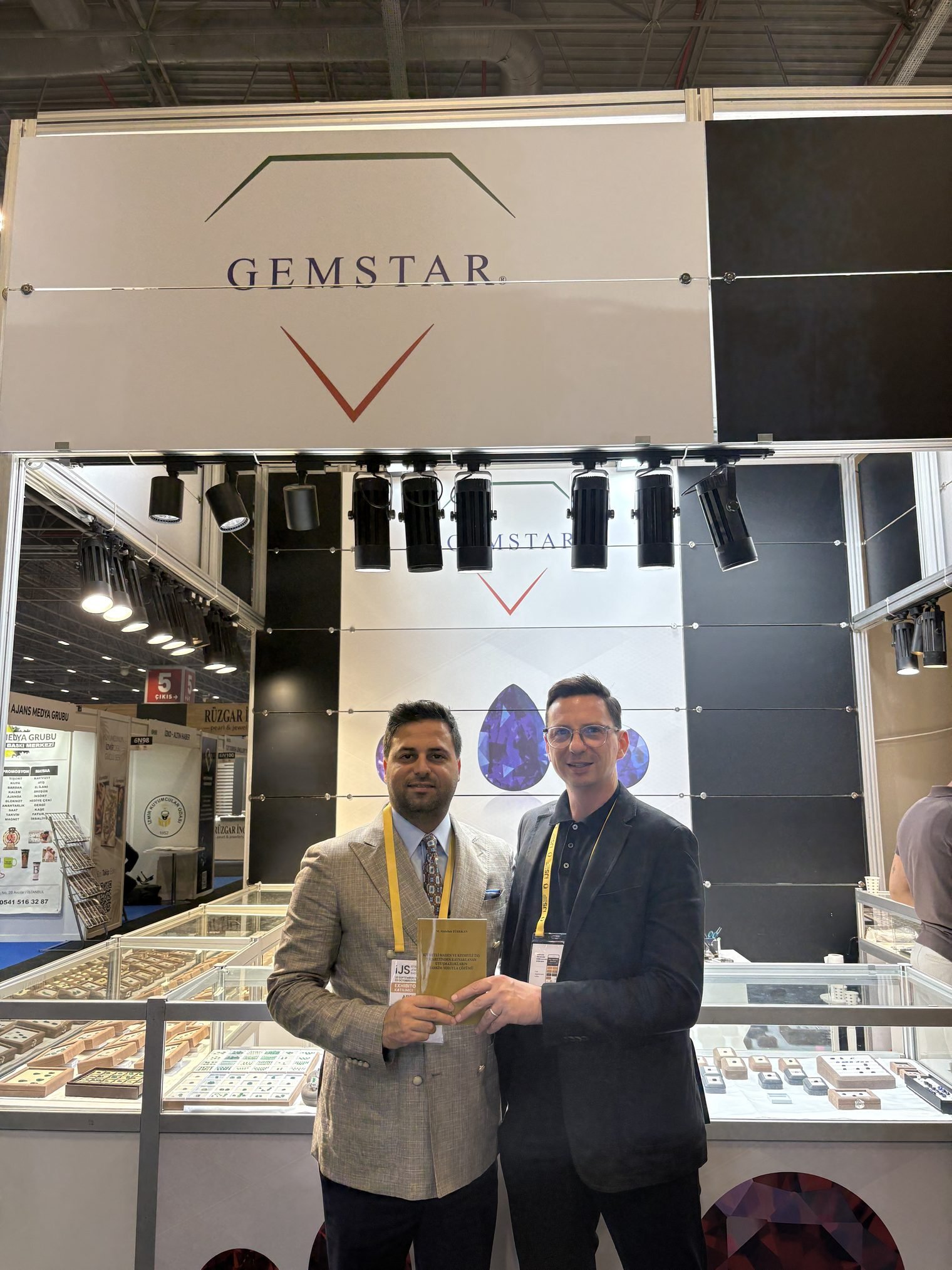 M. Abdullah Türkkan ve Semih Ülker, Istanbul Jewelry Show'da