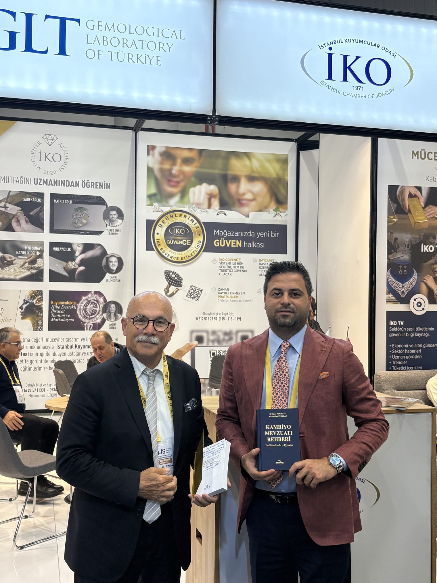 M. Abdullah Türkkan ve Ali Ramazan Şanto, Istanbul Jewelry Show'da