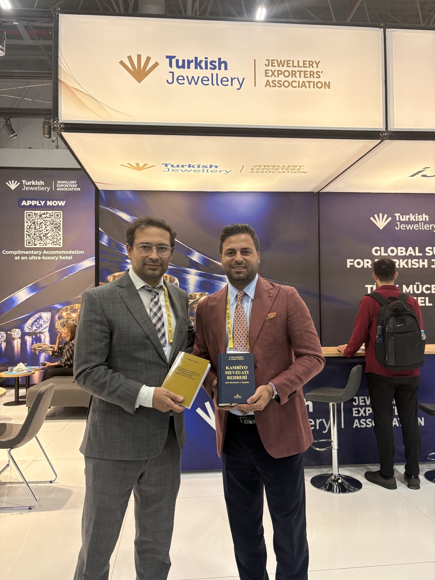 M. Abdullah Türkkan ve Şirzat Akbulak, Istanbul Jewelry Show'da