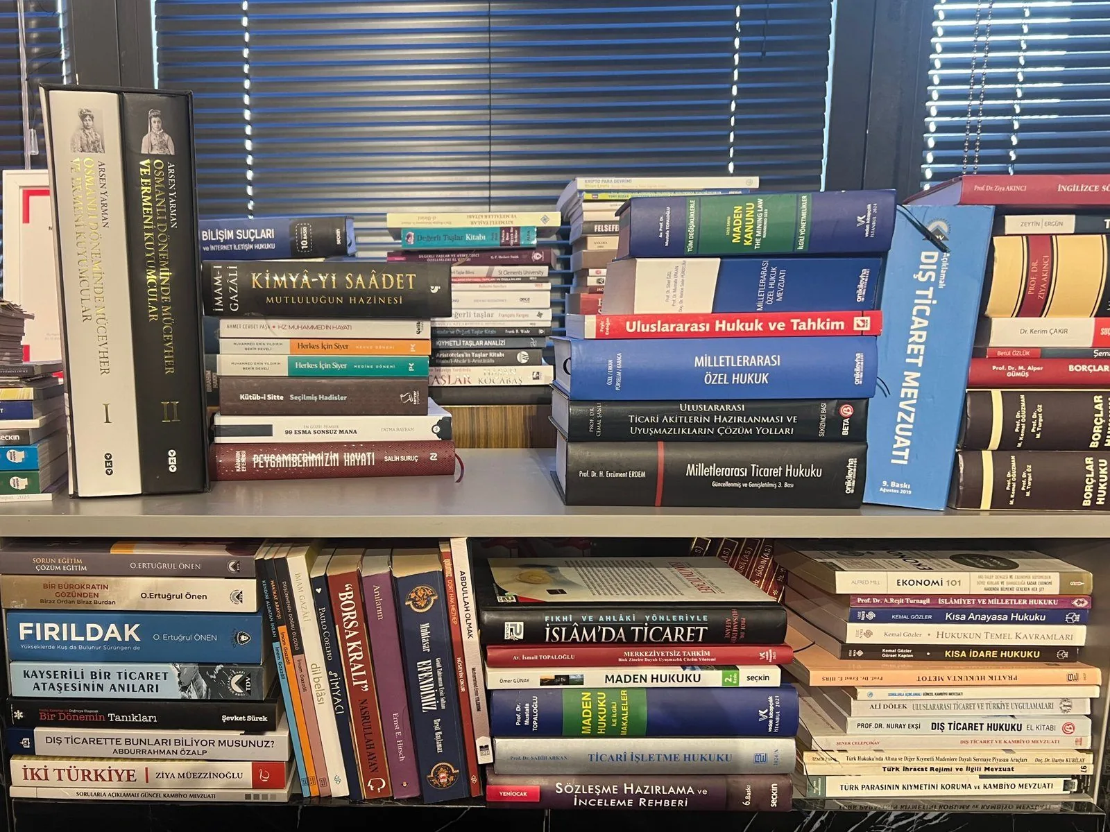 Türkkan Law Firm hukuk kütüphanesi